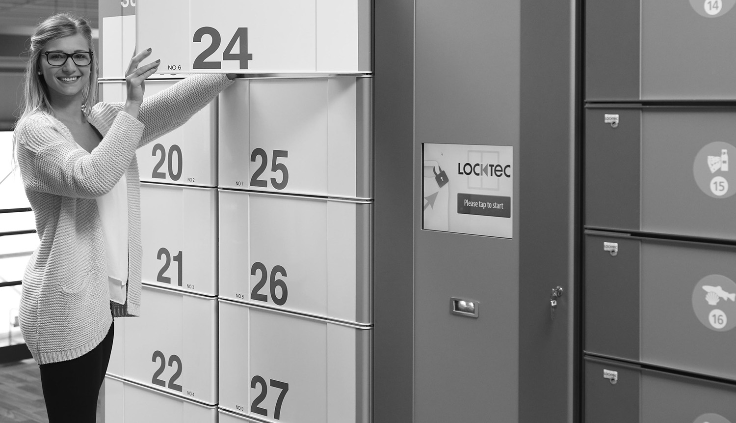 What are the key features of smart lockers?